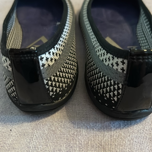 NWOT Adrienne Vittadini shoes - Picture 7 of 7